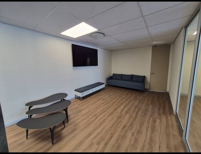 643M² OFFICE TO LET IN WOODMEAD